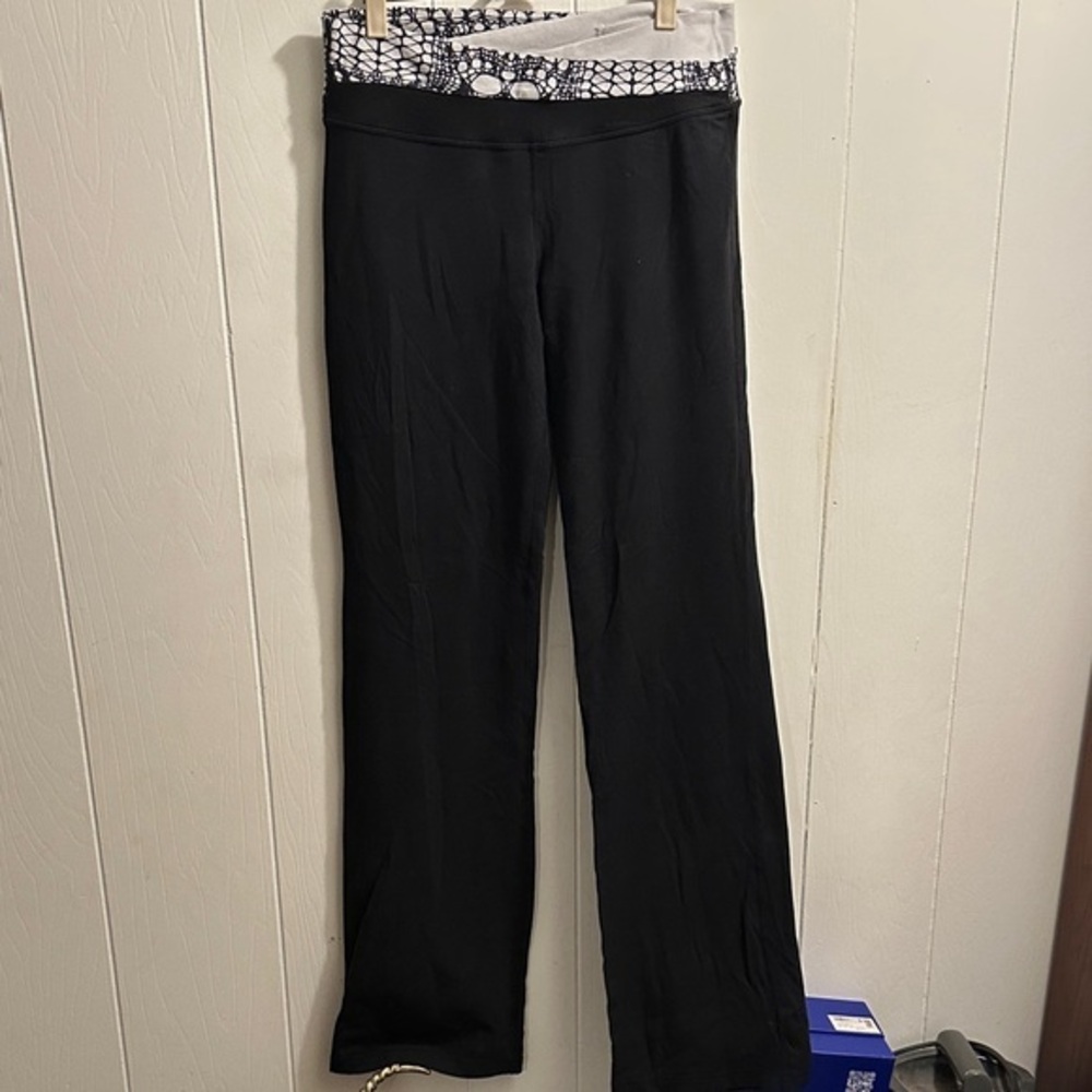 lululemon athletica Black Straight Leg yoga athleisure leggings